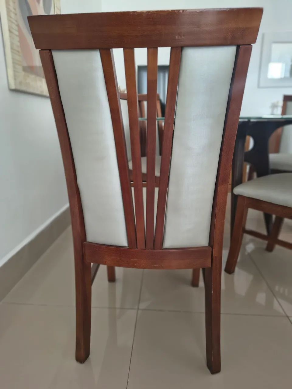 Mesa de Madeira com 4 cadeiras  - Foto 4