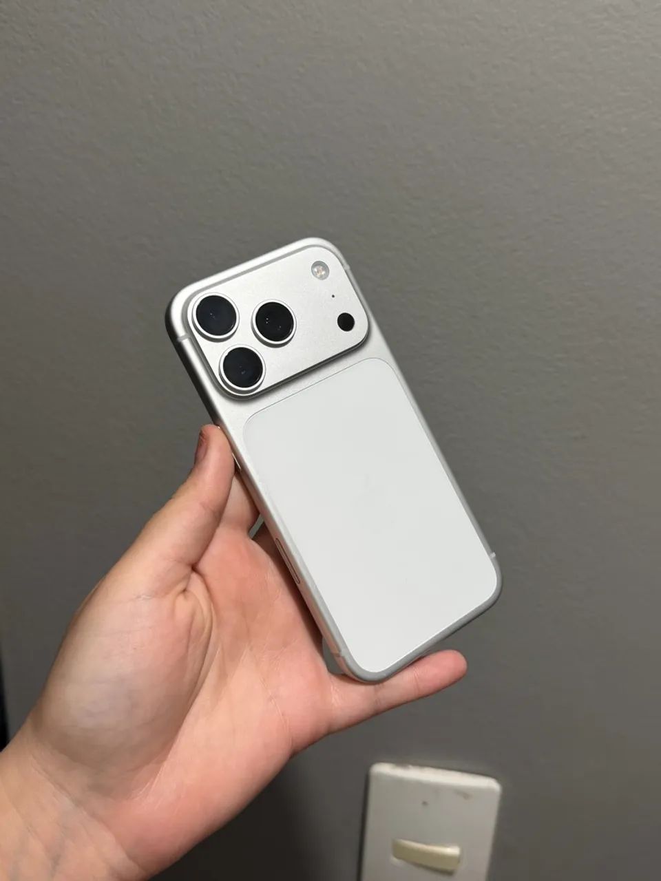 VENDO IPHONE 17 PRO.