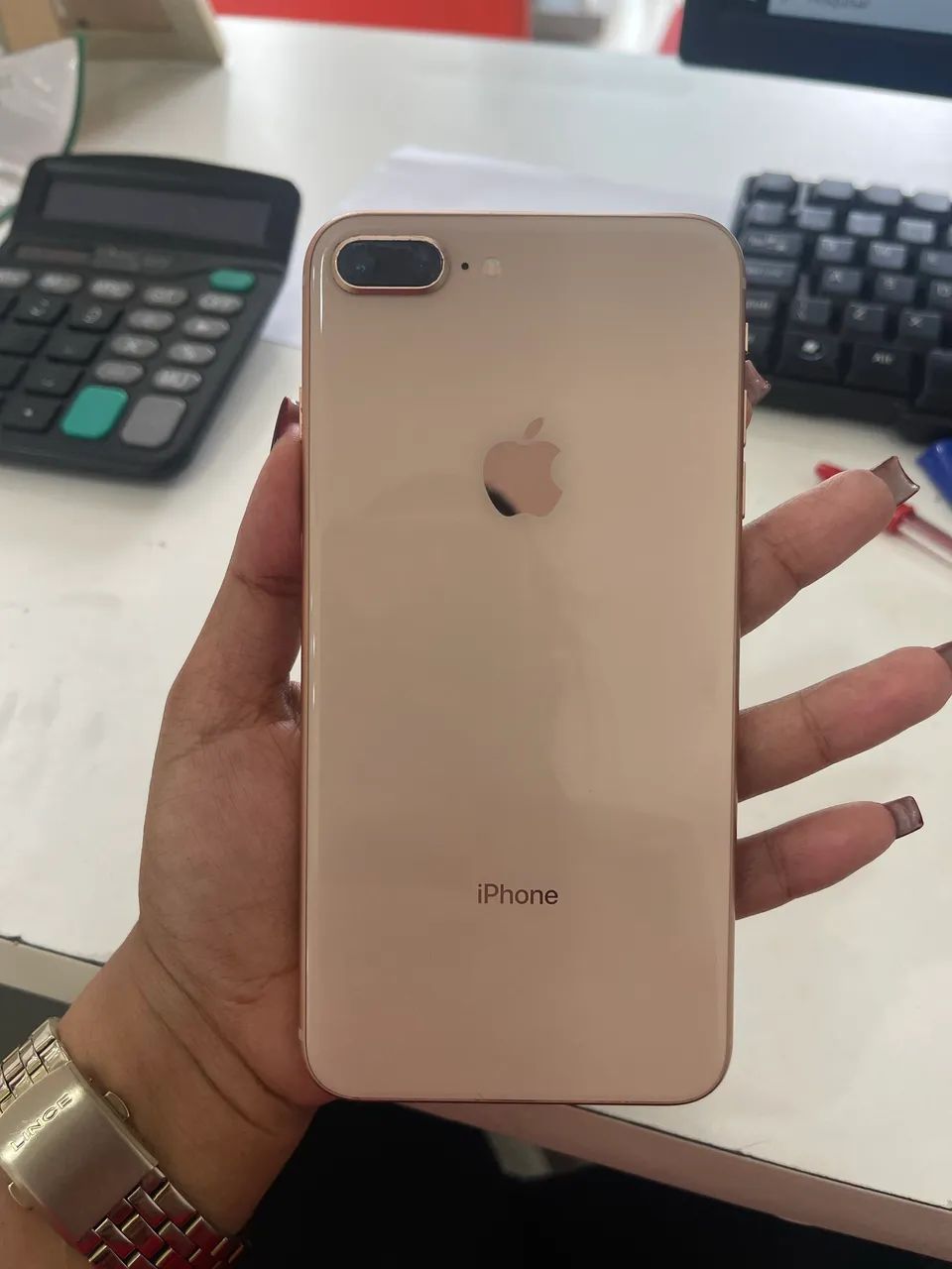 IPHONE 8 PLUS 64G ( SEM BIOMETRIA FUNCIONANDO) - Foto 2