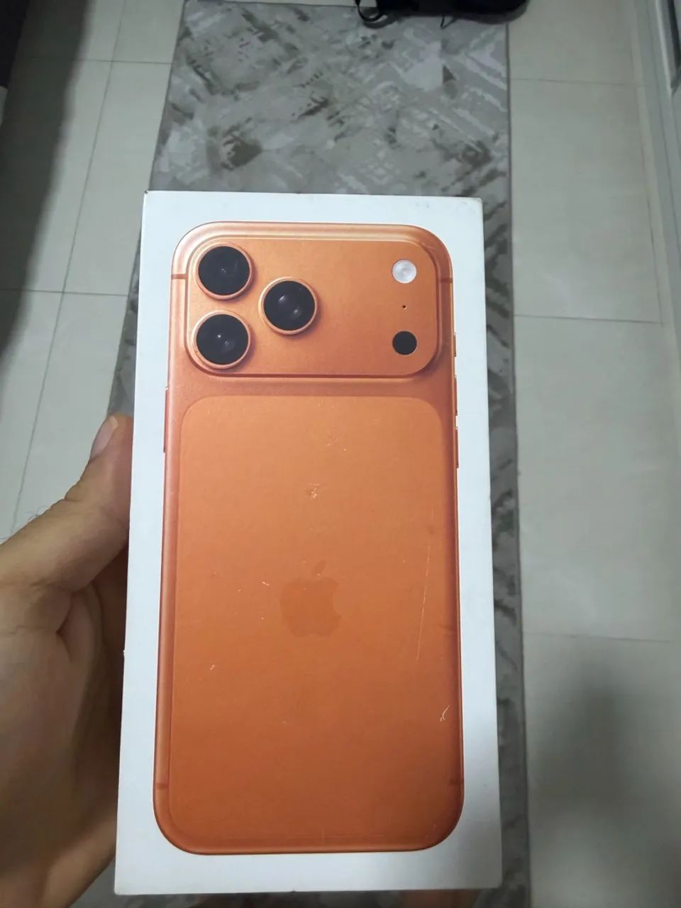 iPhone 17 pro Max laranja  - Foto 2