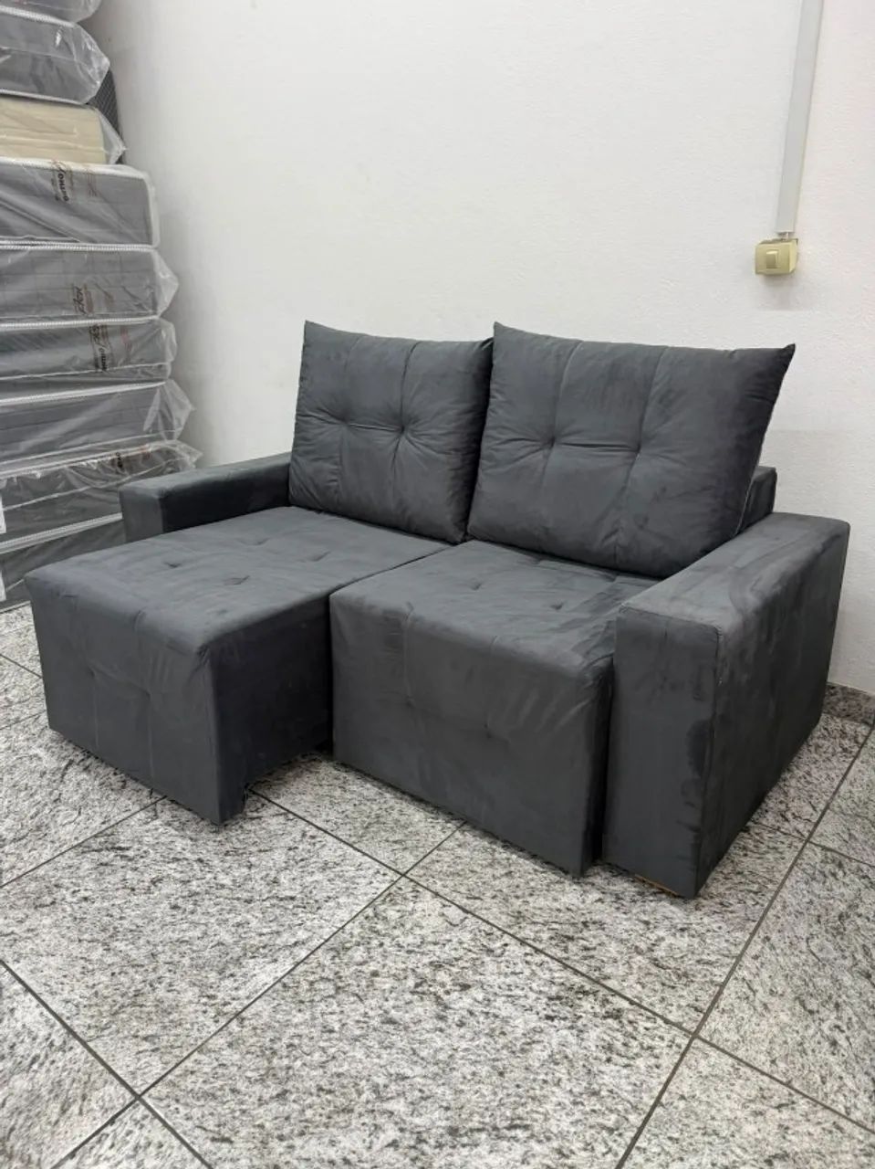 Sofá Retrátil Havaí 1,80m em Veludo - Conforto e Qualidade - Foto 4