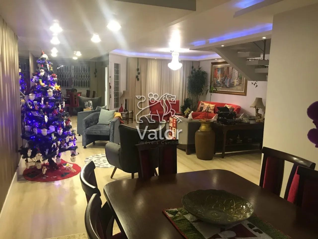 Sobrado Lindo no Mercês  Sofisticação e Qualidade de Vida em Curitiba! - Foto 2