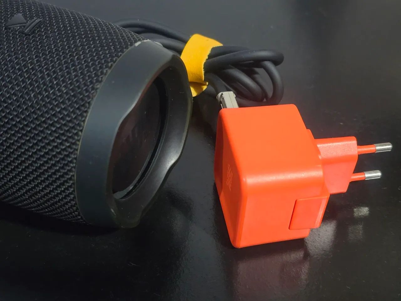 Caixa Bluetooth JBL Charge 3 impecável  - Foto 2