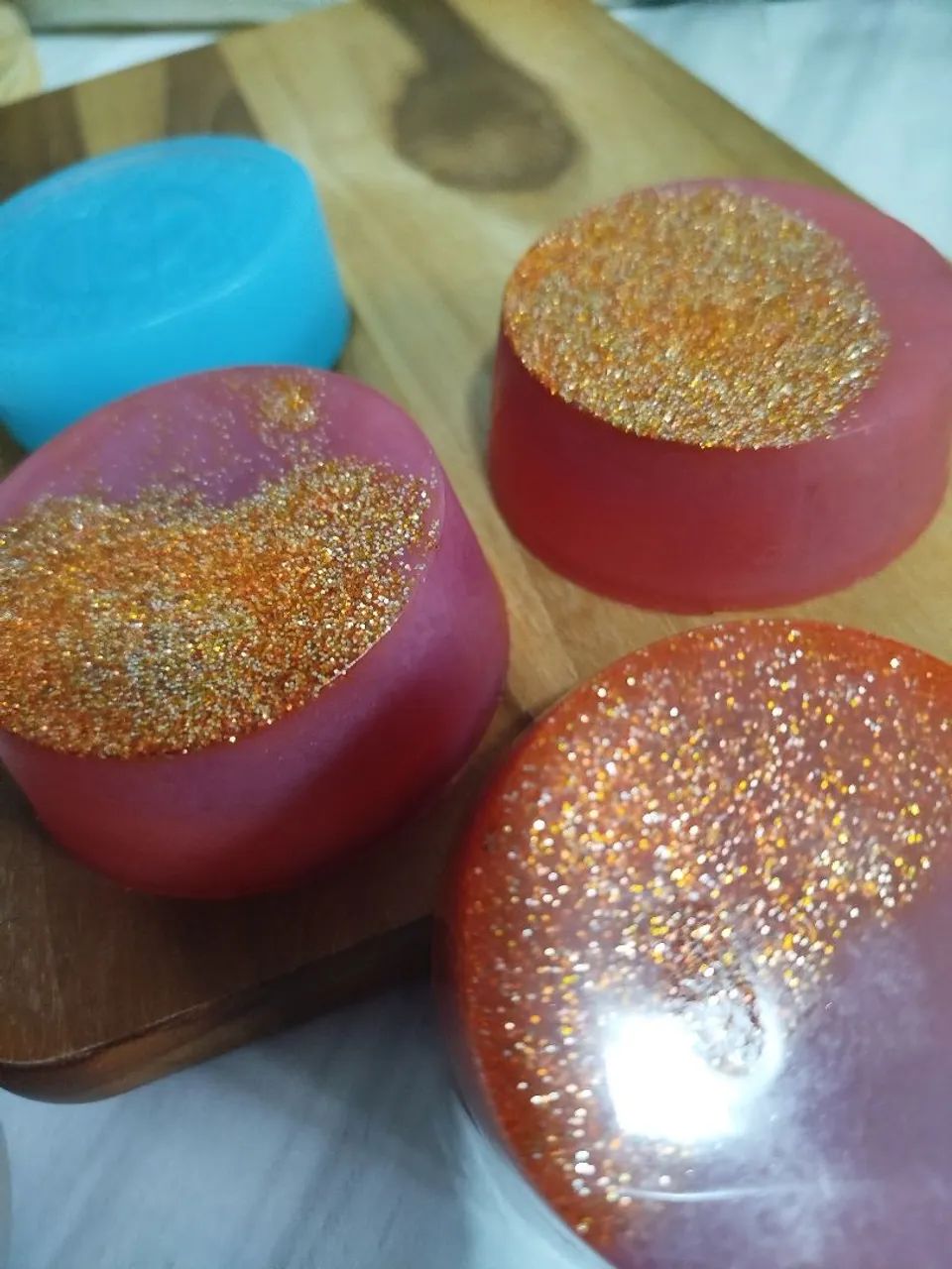 Sabonetes artesanais com glitter  - Foto 2
