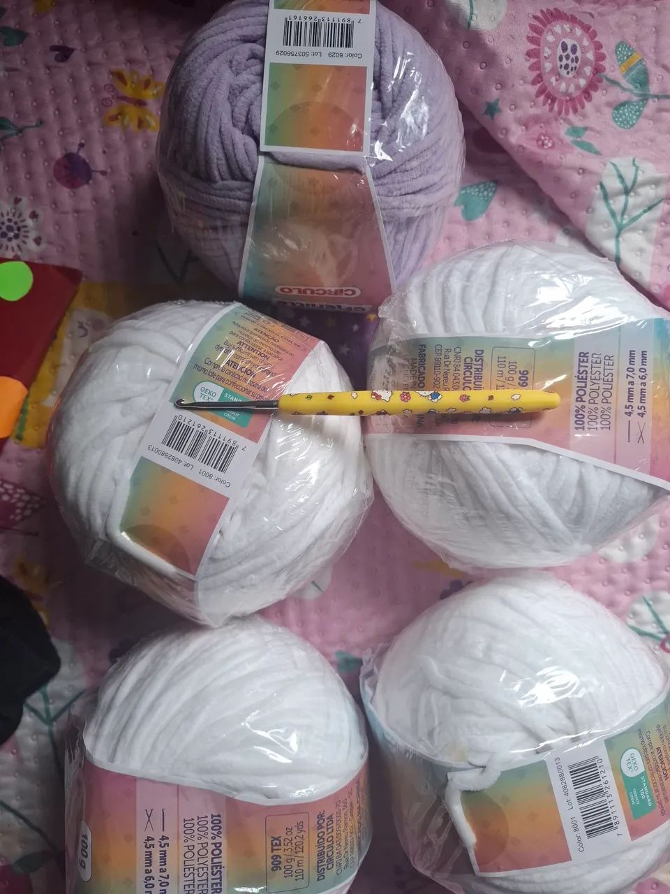 Vendo 5 linhas amigurumi chenille  - Foto 2