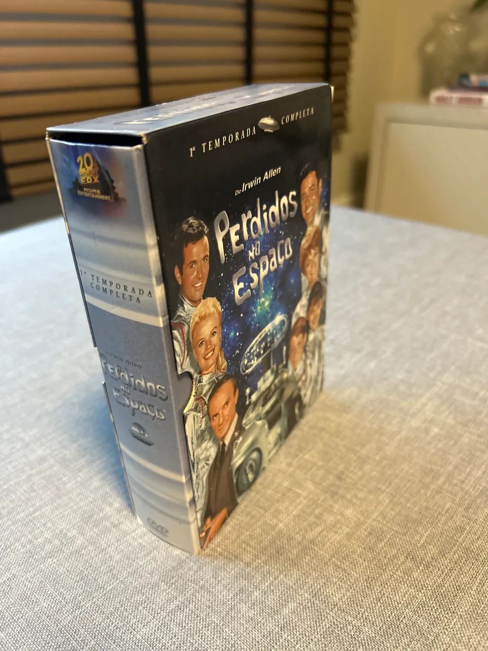 DVD- Perdidos no Espaço- 1 temporada - 29 episódios- 8 dvds  - Foto 2