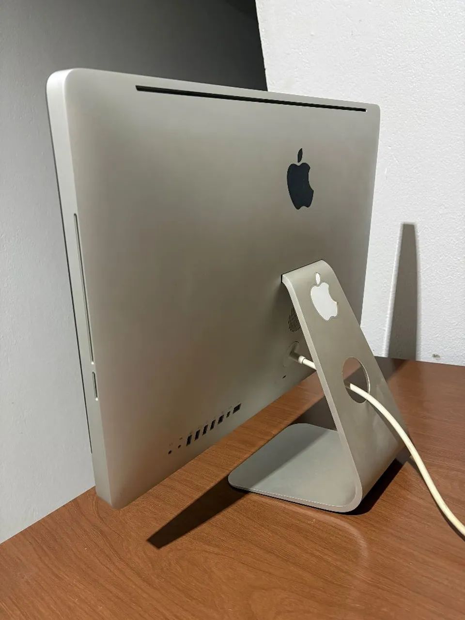 iMac 21,5" SSD 1TB | 8GB RAM | Core i3 | Mid-2010 | MacOS Sequoia 2025/2026 - Foto 2