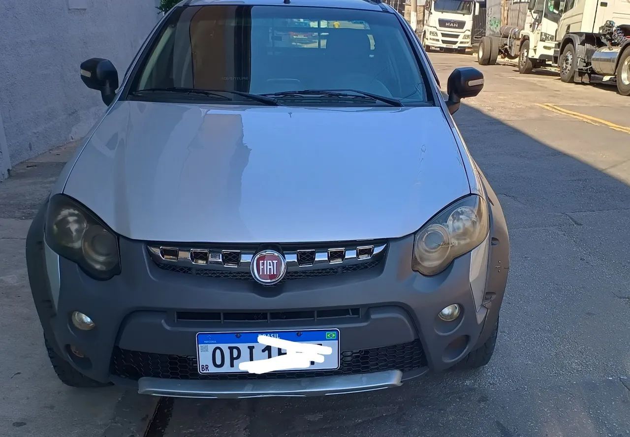 Fiat Strada Adventure1.8/ 1.8 Locker Flex CD 2013 - Foto 2