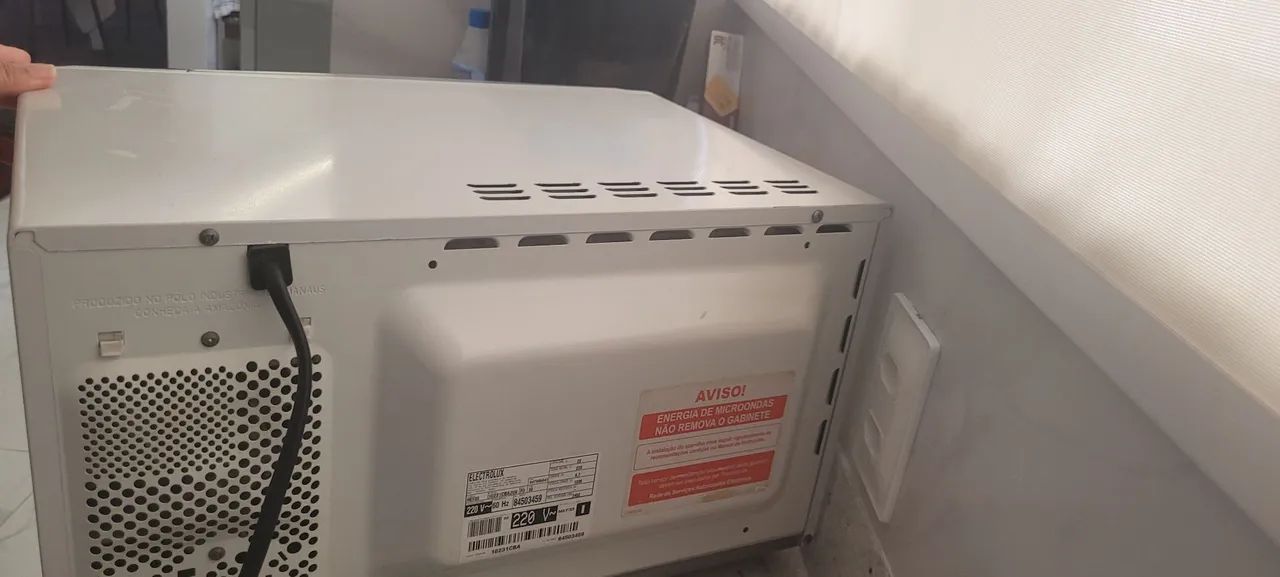 Micro-ondas Electrolux 23l funcionando perfeitamente - Foto 3