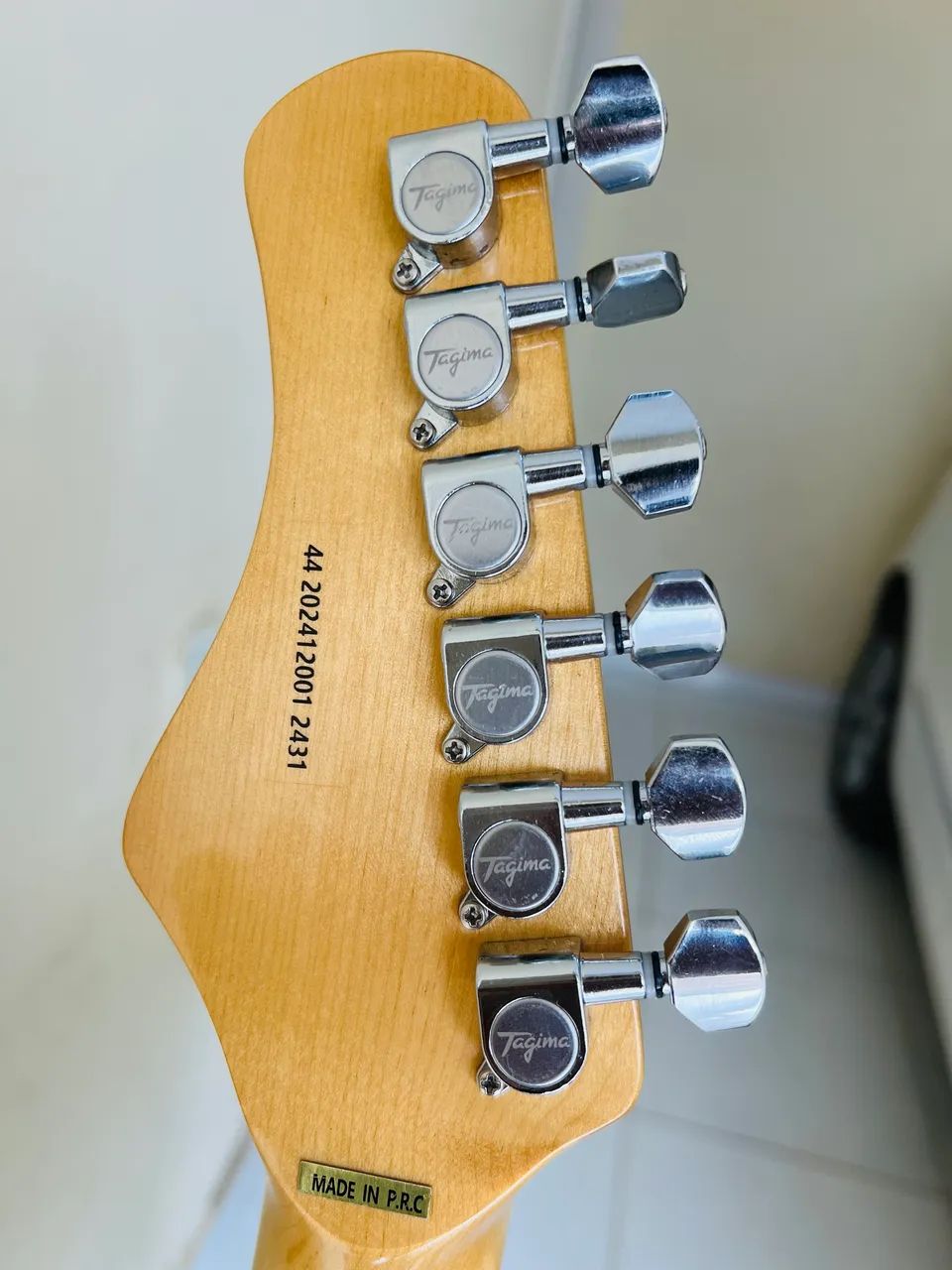 Guitarra tagima t530 +captaçao +capa nova - Foto 3