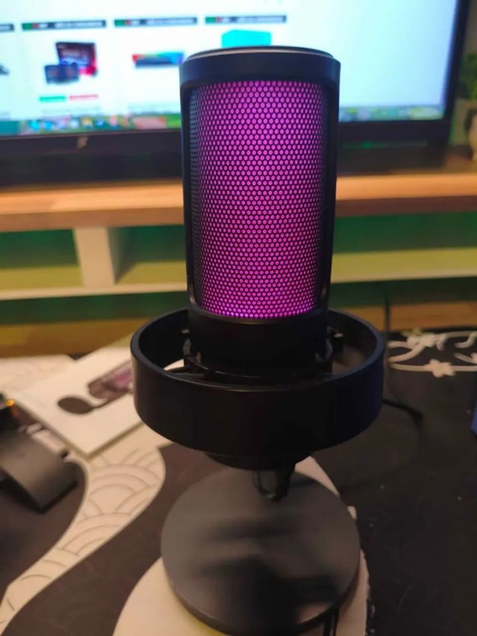 microfone403953832491765761