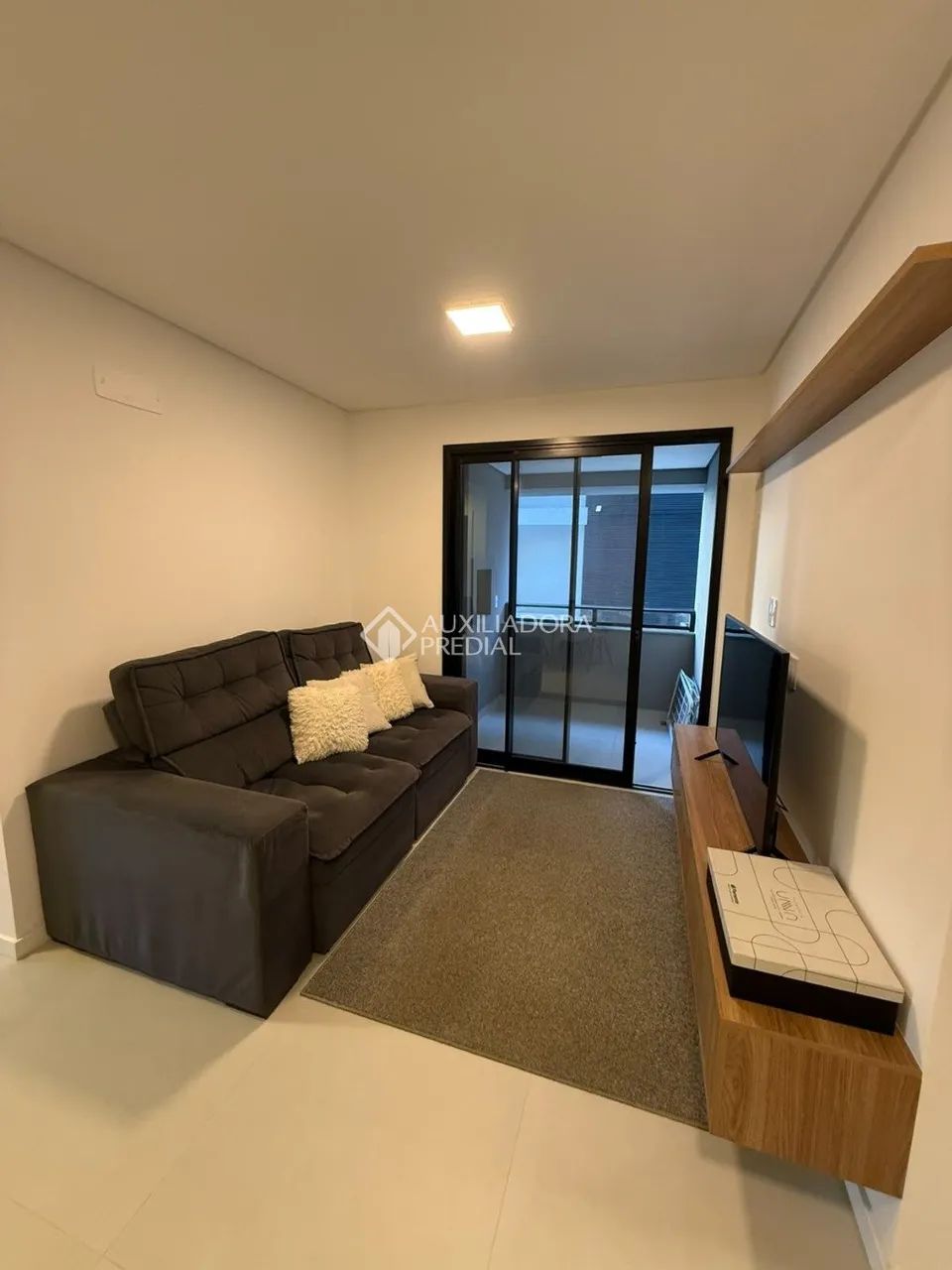 LINDO APARTAMENTO MOBILIADO COM DUAS SUÍTES - Foto 4