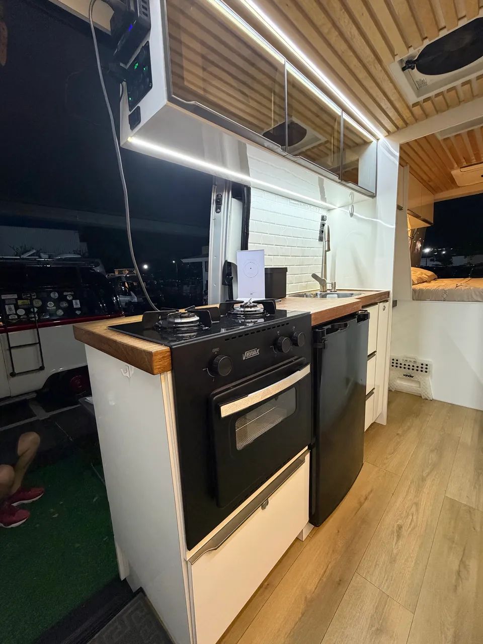 Motorhome Sprinter 417 - bateria Lítio 400Ah + placa Solar 550W - Autonomia Total - Foto 11