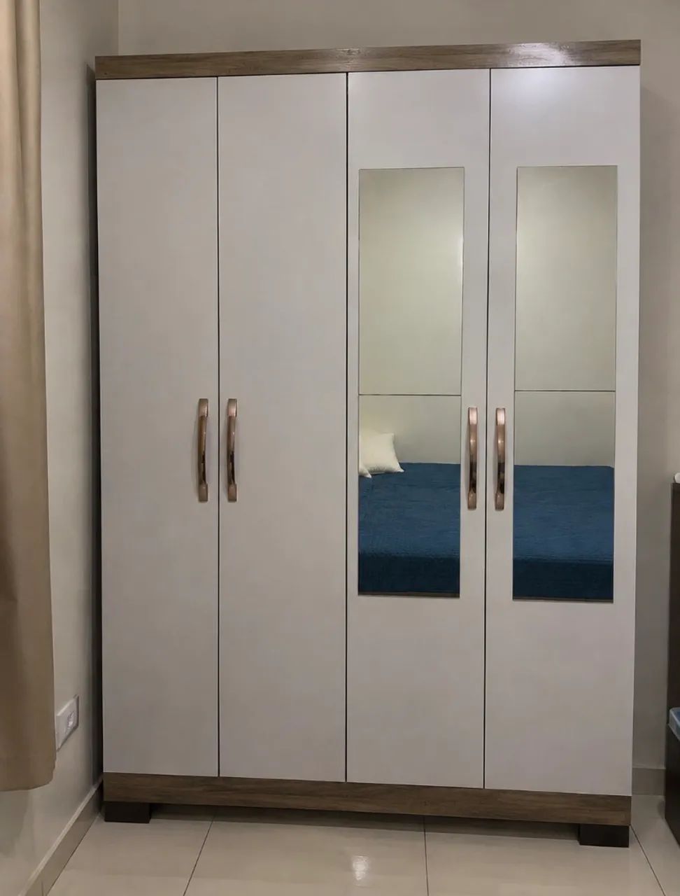 Guarda roupa 4 portas 