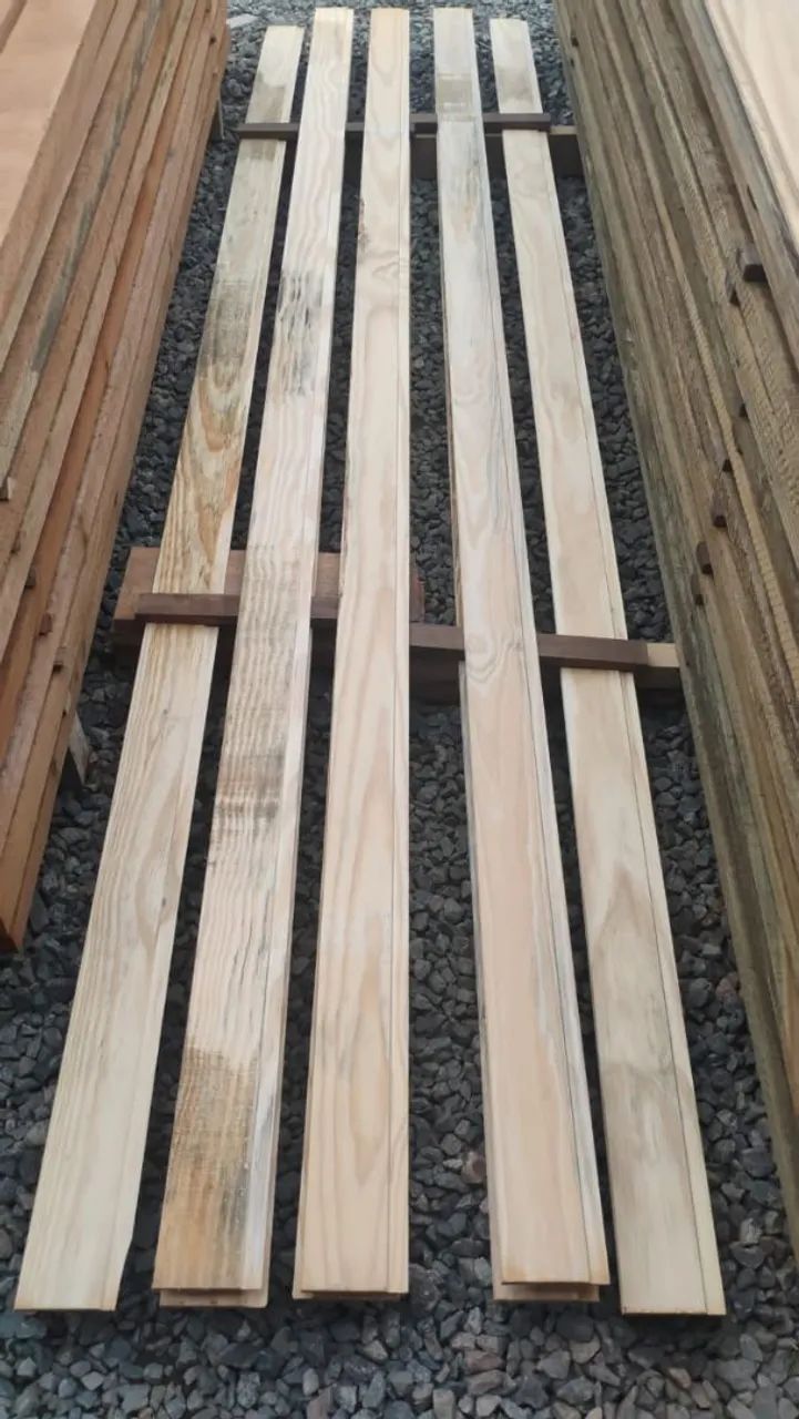 Natural pine ceiling panel489103941939374084