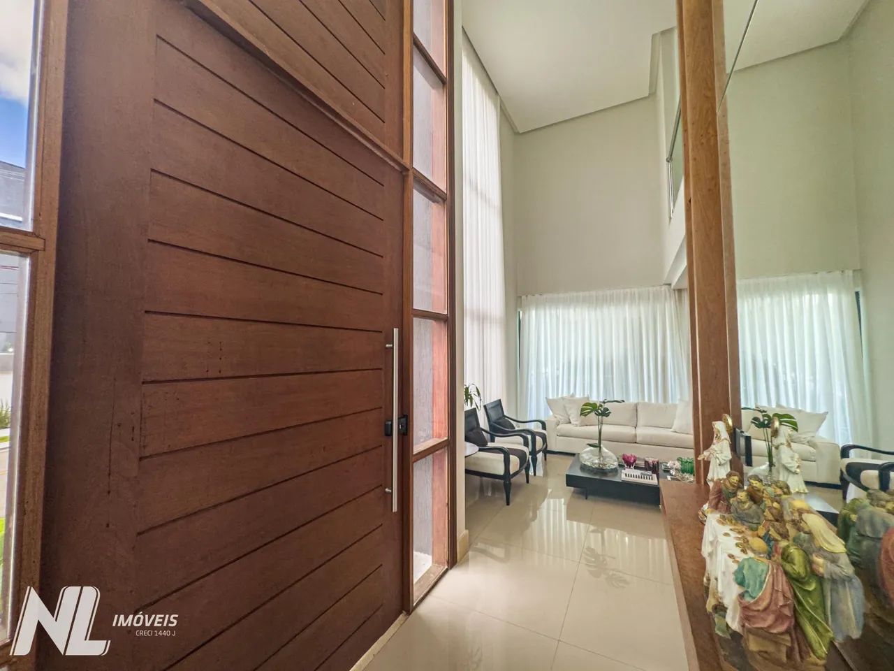 Casa Alto Padrão - Porteira Fechada - Condomínio Bosque dos Poetas - 335m² - 4 s - Foto 2