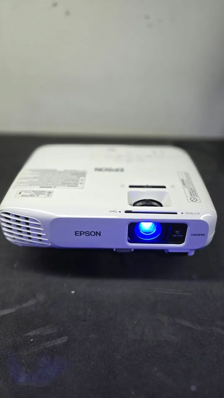 Projetor Eposon PowerLite X24+  - Foto 4