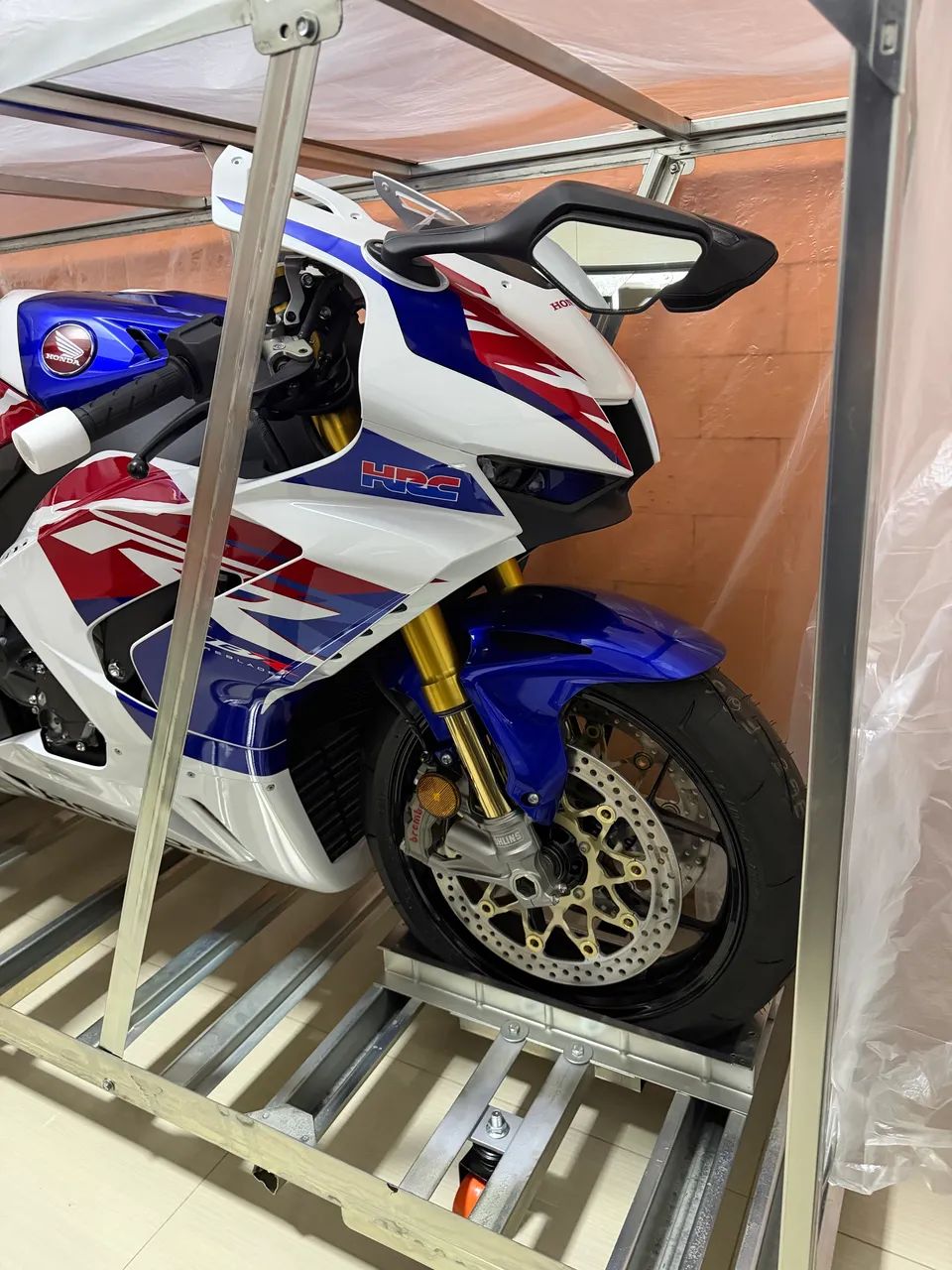 Cbr 1000rrr fireblede série 30 anos zero na caixa  - Foto 5