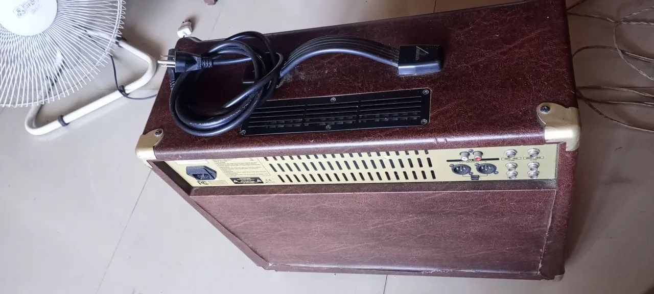 Caixa Behringer acx1800 - voz, violão, e instr. - Foto 5
