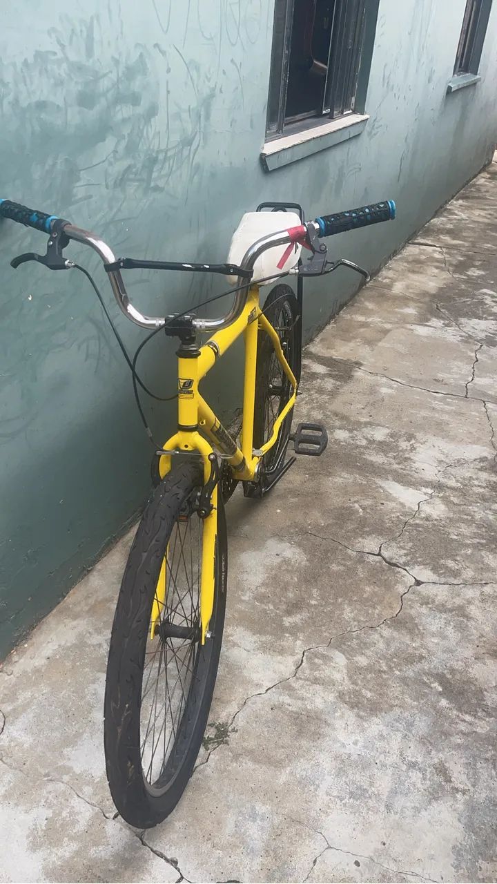 Bicicleta amarela 