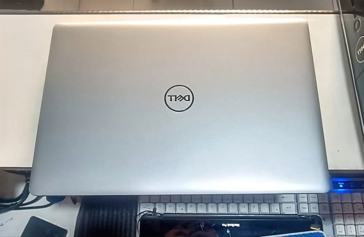 DELL Inspiron 5570 Core-i5 ホワイト ノートPC DELL INSPIRON 5570 - INTEL CORE i5 8ª GERAÇÃO - Notebooks - Santa