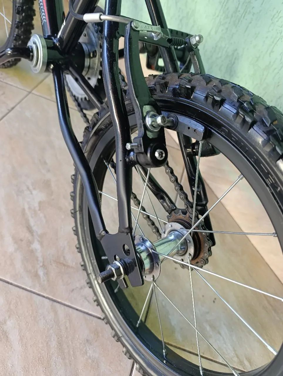 Vendo bicicleta  Infantil aro 16 ATX  - Foto 4
