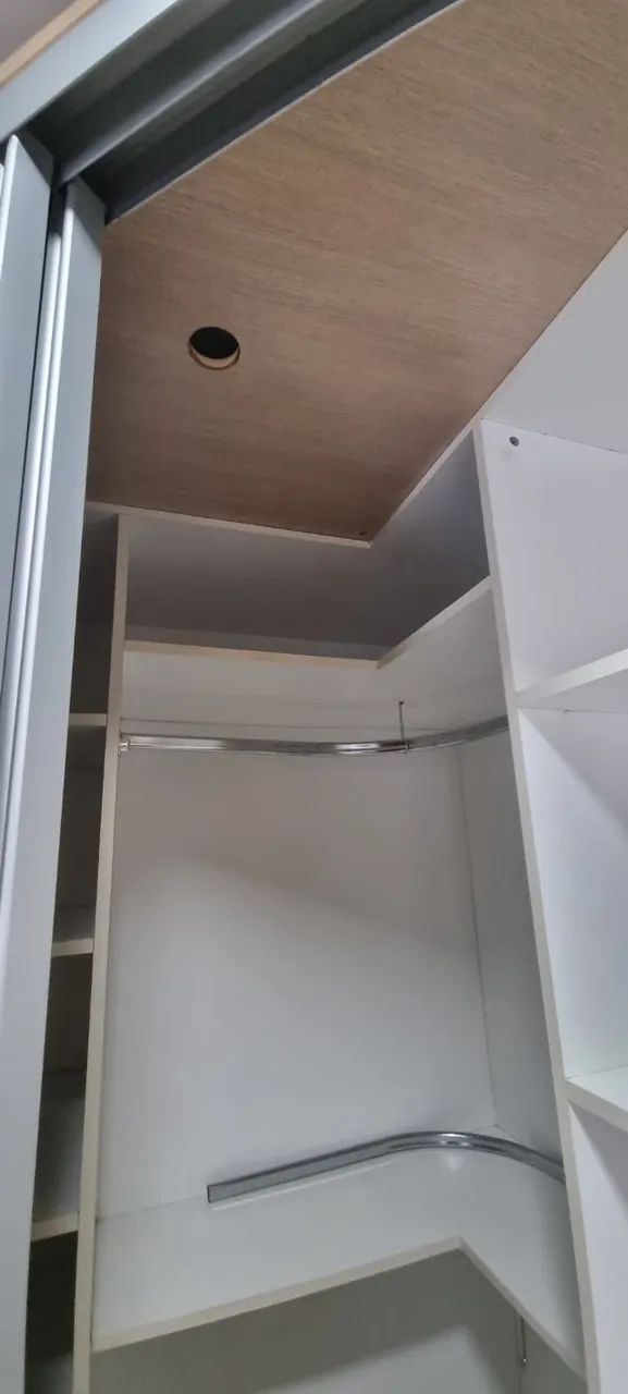 Armário tipo closet com portas de espelho - Foto 4