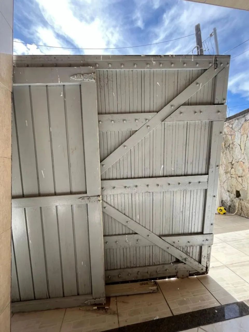 Portão de garagem e portão social