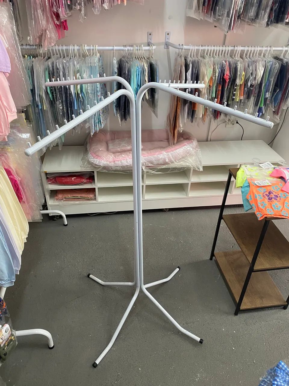 ARARA DE ROUPAS PARA LOJA - Foto 3