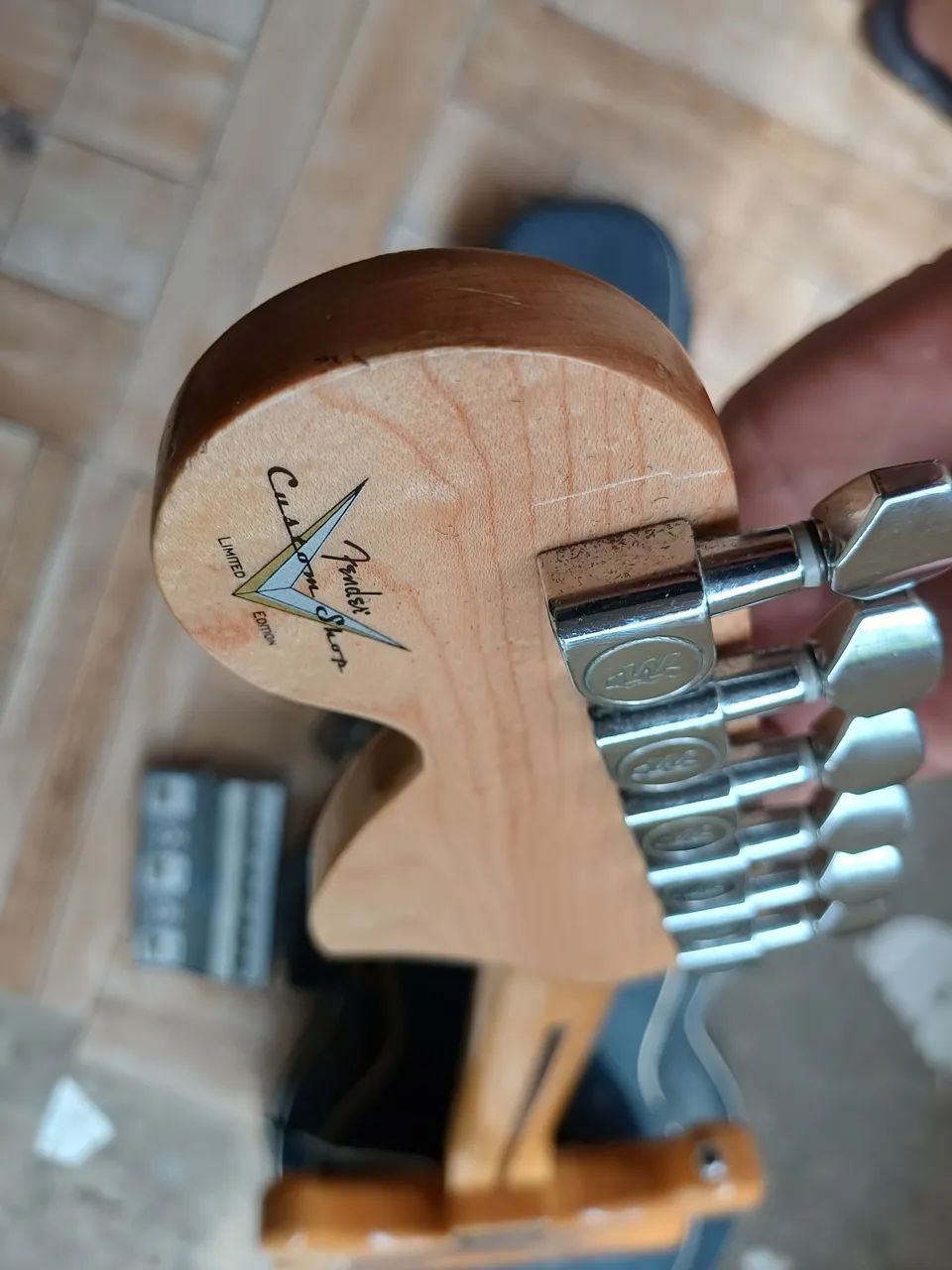 Guitarra squier standard  - Foto 4