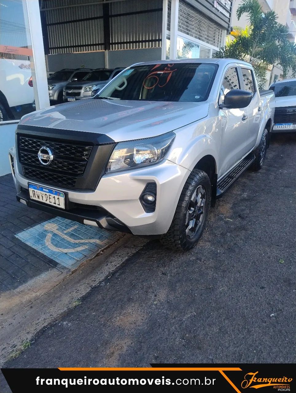 Nissan Frontier 2023