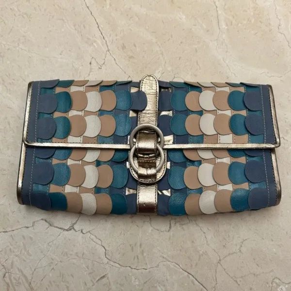 FERRI BRENNAND - CLUTCH TEXTURIZADA MULTICOLORIDA USADA 
