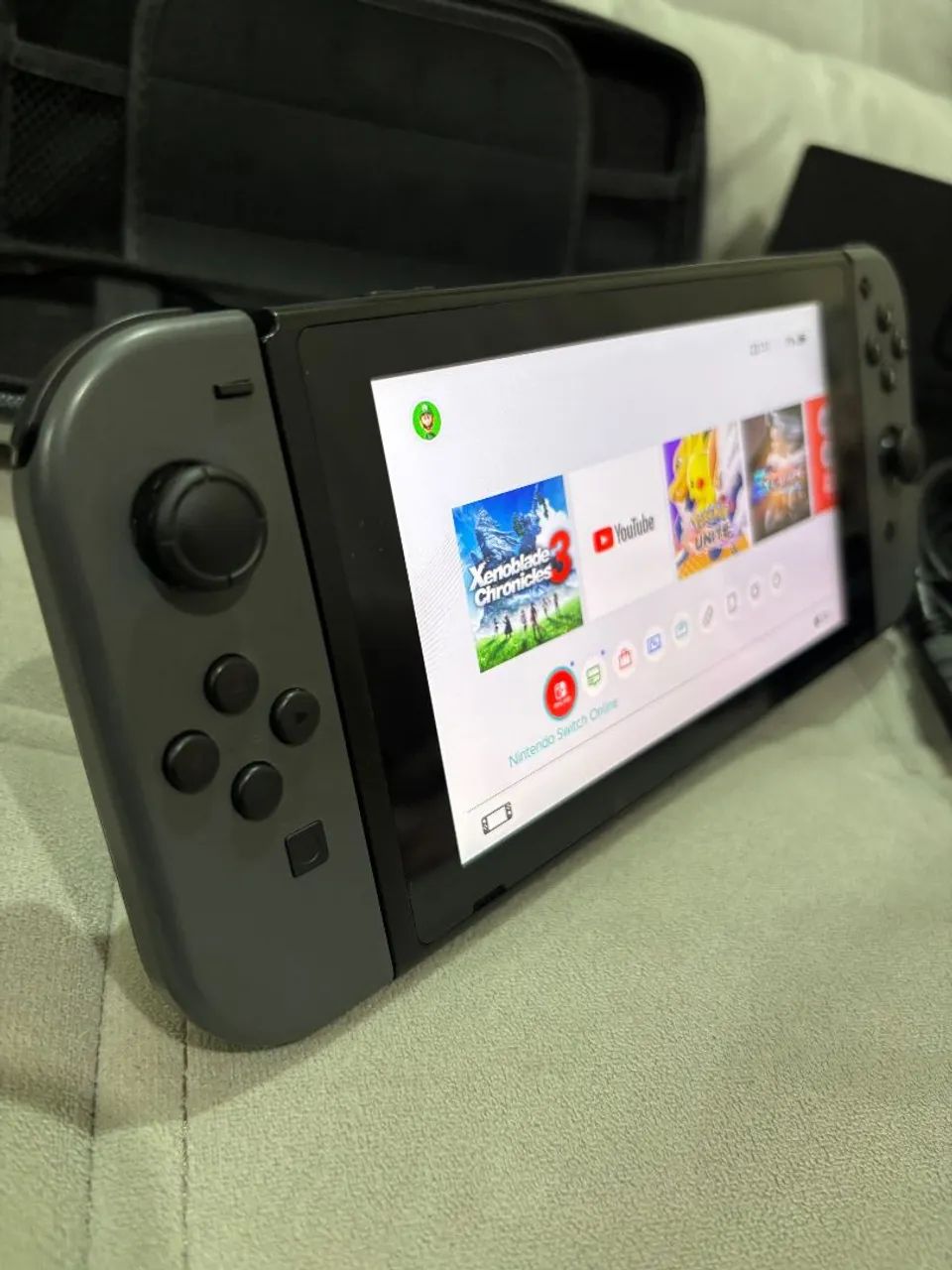 Nintendo Switch com Joy-Con Cinza + Dock + Case - Foto 4