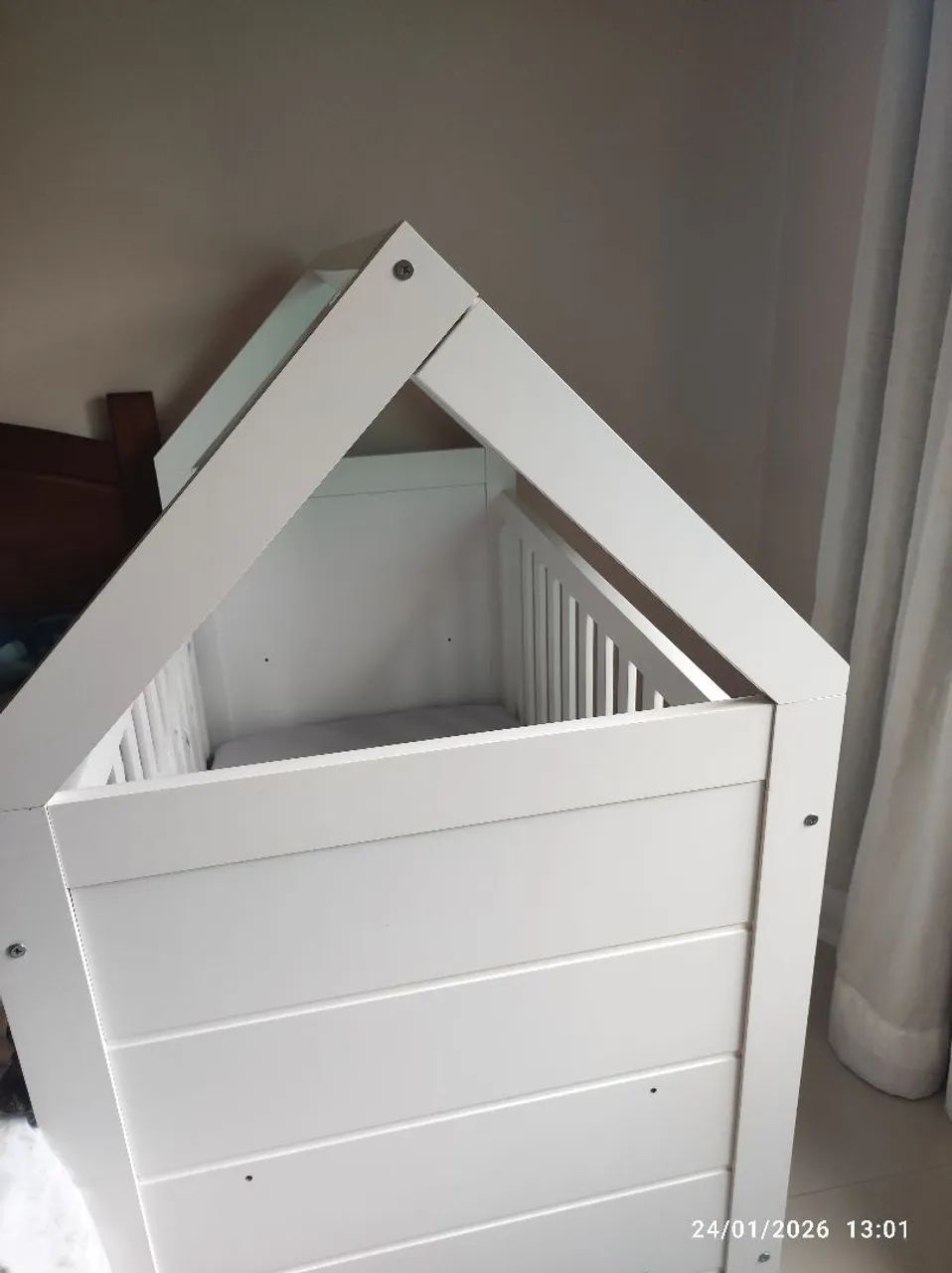 Berço, carrinho e banheira com trocador