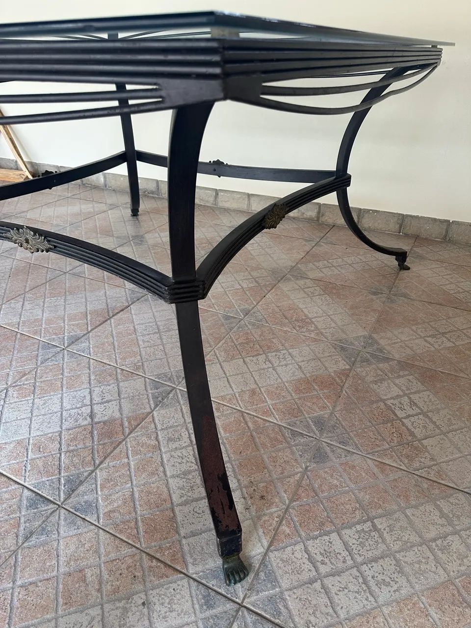 Mesa de vidro e 06 cadeira de vime