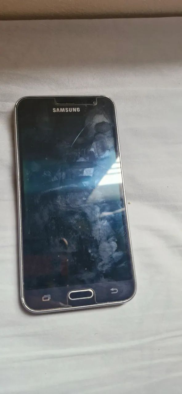 Samsung Galaxy J3  - Foto 3