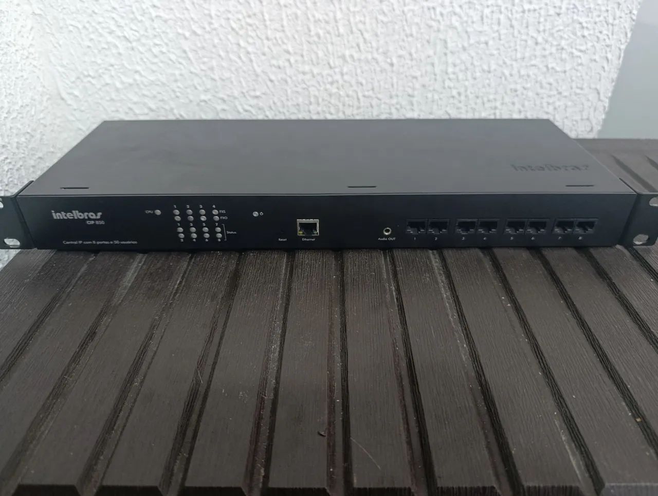 Central Telefônica IP / PABX IP da marca Intelbras, modelo CIP 850.
