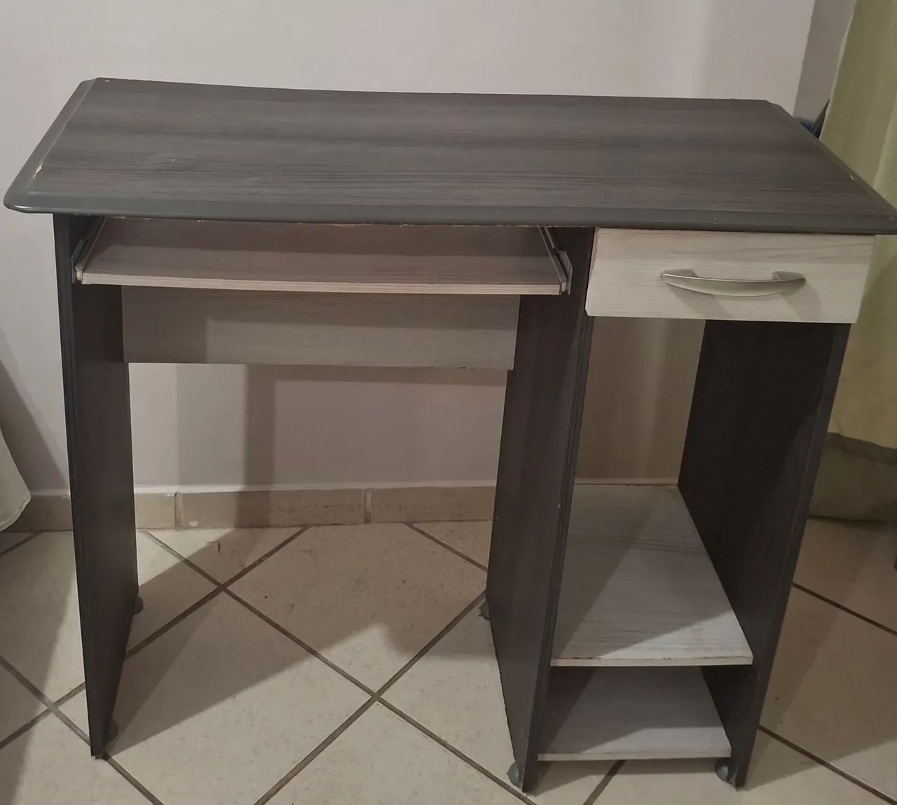 Escrivaninha para computador 
