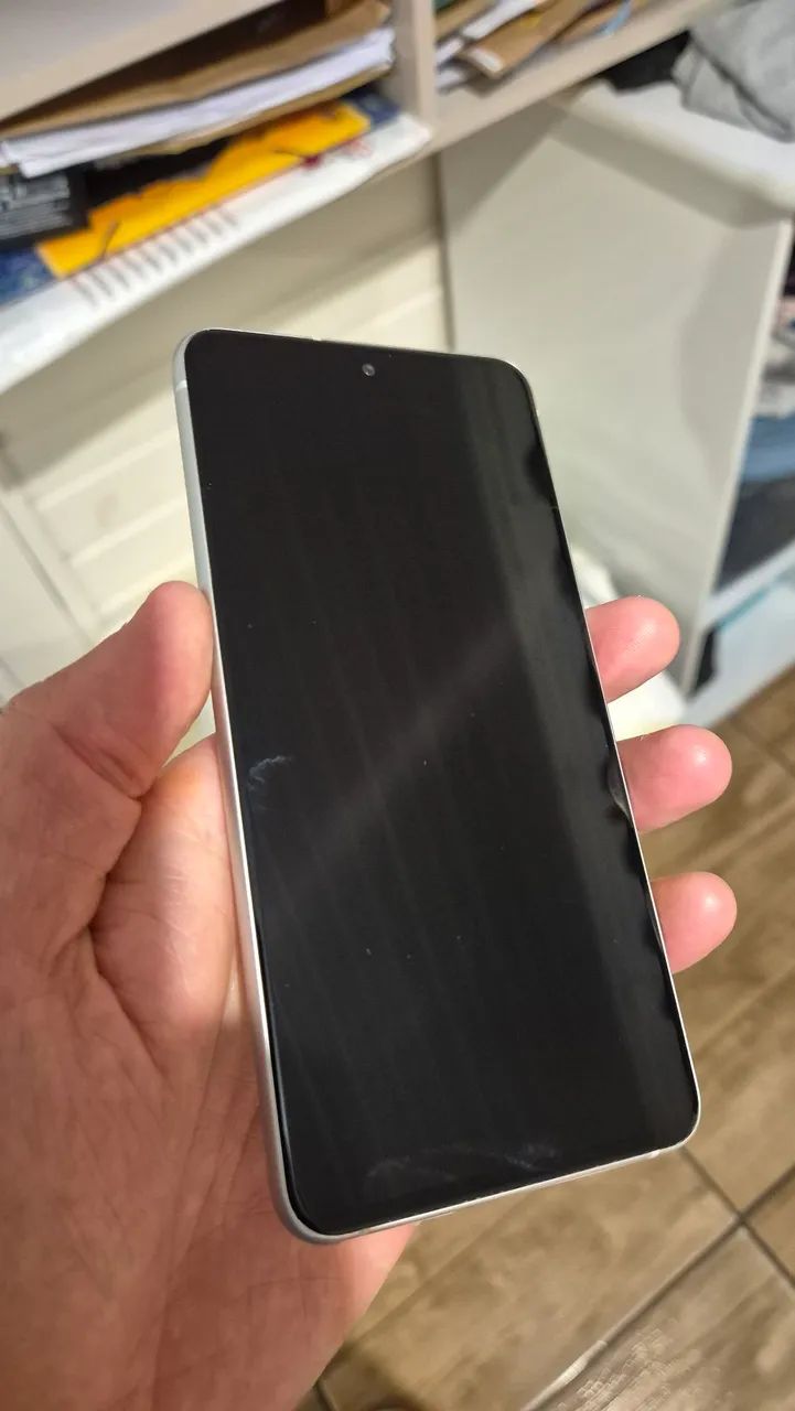 Galaxy S21FE 5G com listras na tela - Foto 4