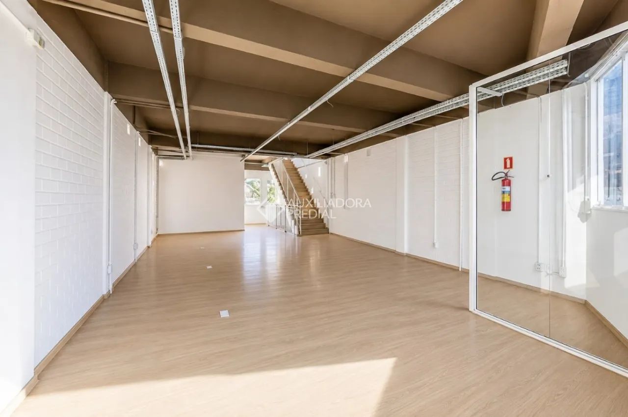 Prédio Comercial com 300m² de área privativa - Foto 4
