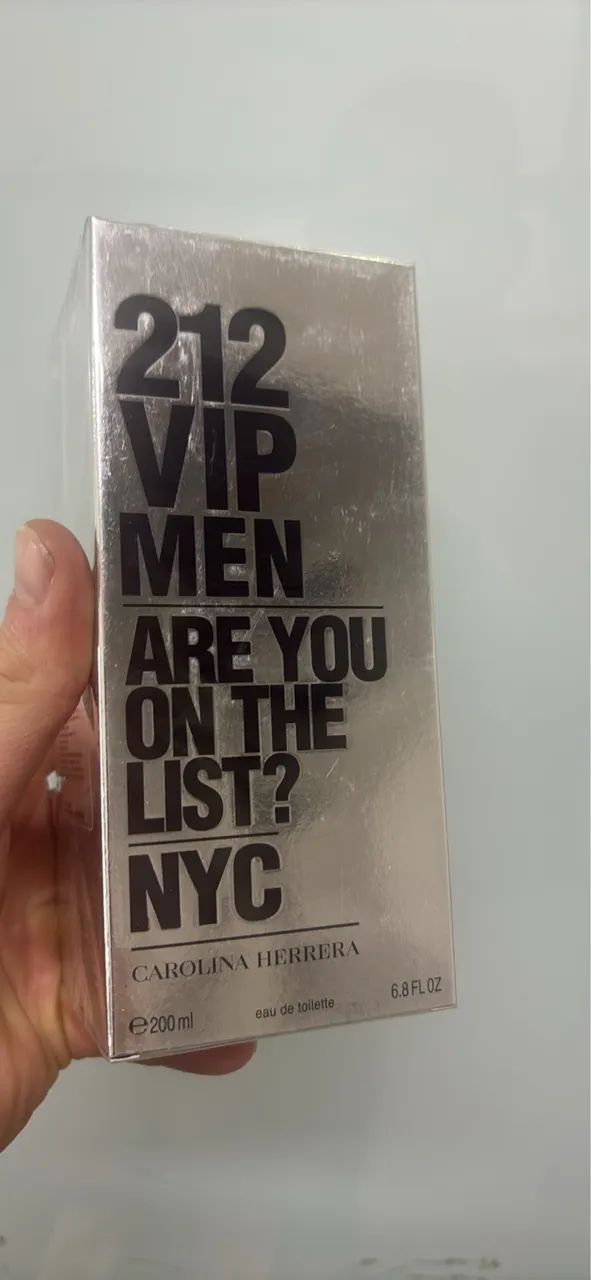 Perfume 212 Vip Men Carolina Herrera 200mp Original e lacrado - Foto 3