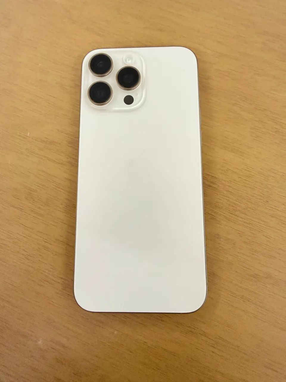IPHONE 16 PRO MAX DOURADO  - Foto 5