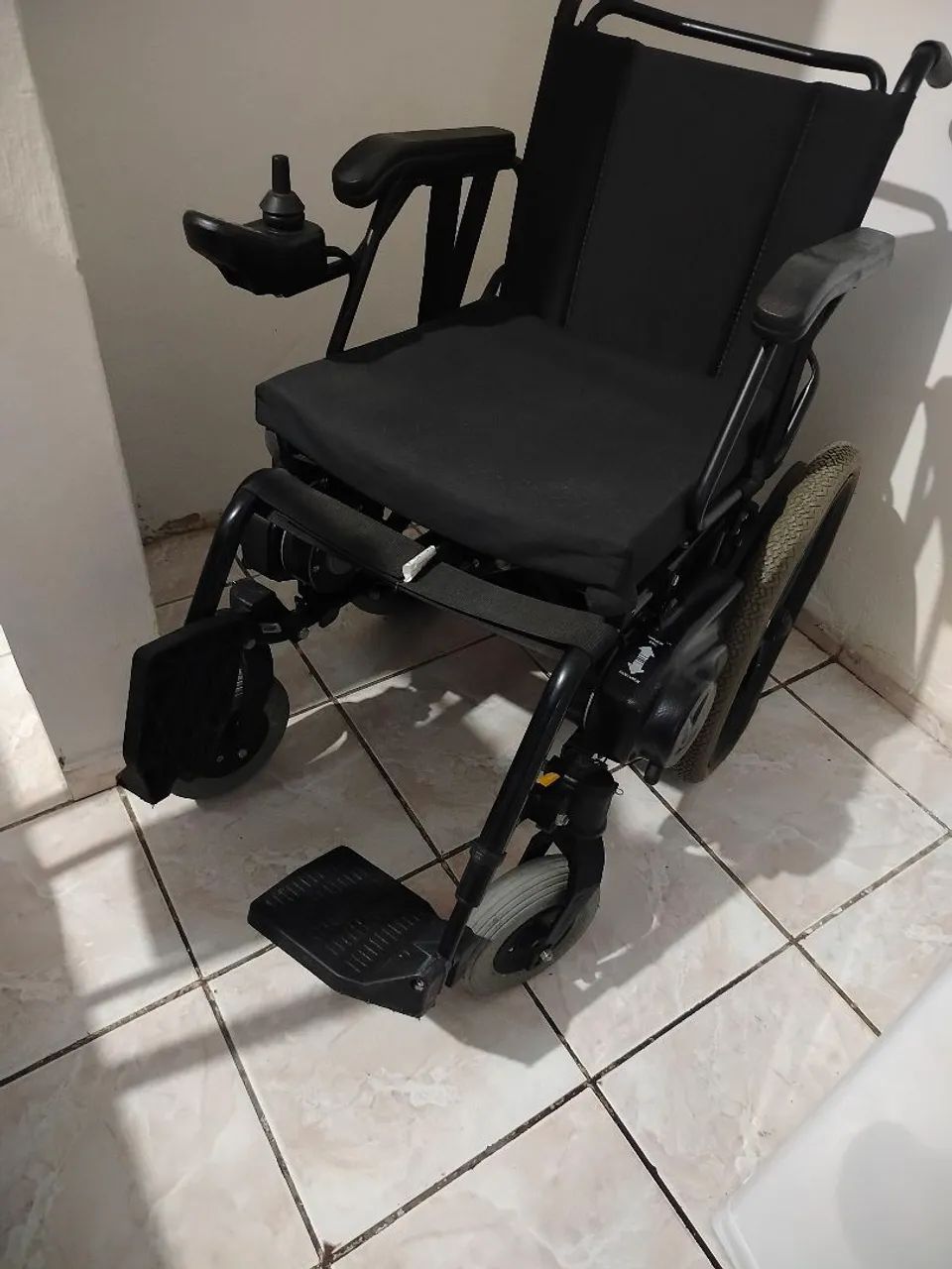 Cadeira de rodas elétrica (Usada 2 vezes)