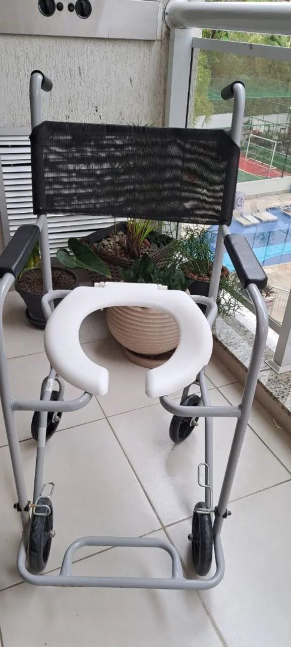 Cadeira higiênica  - Foto 3