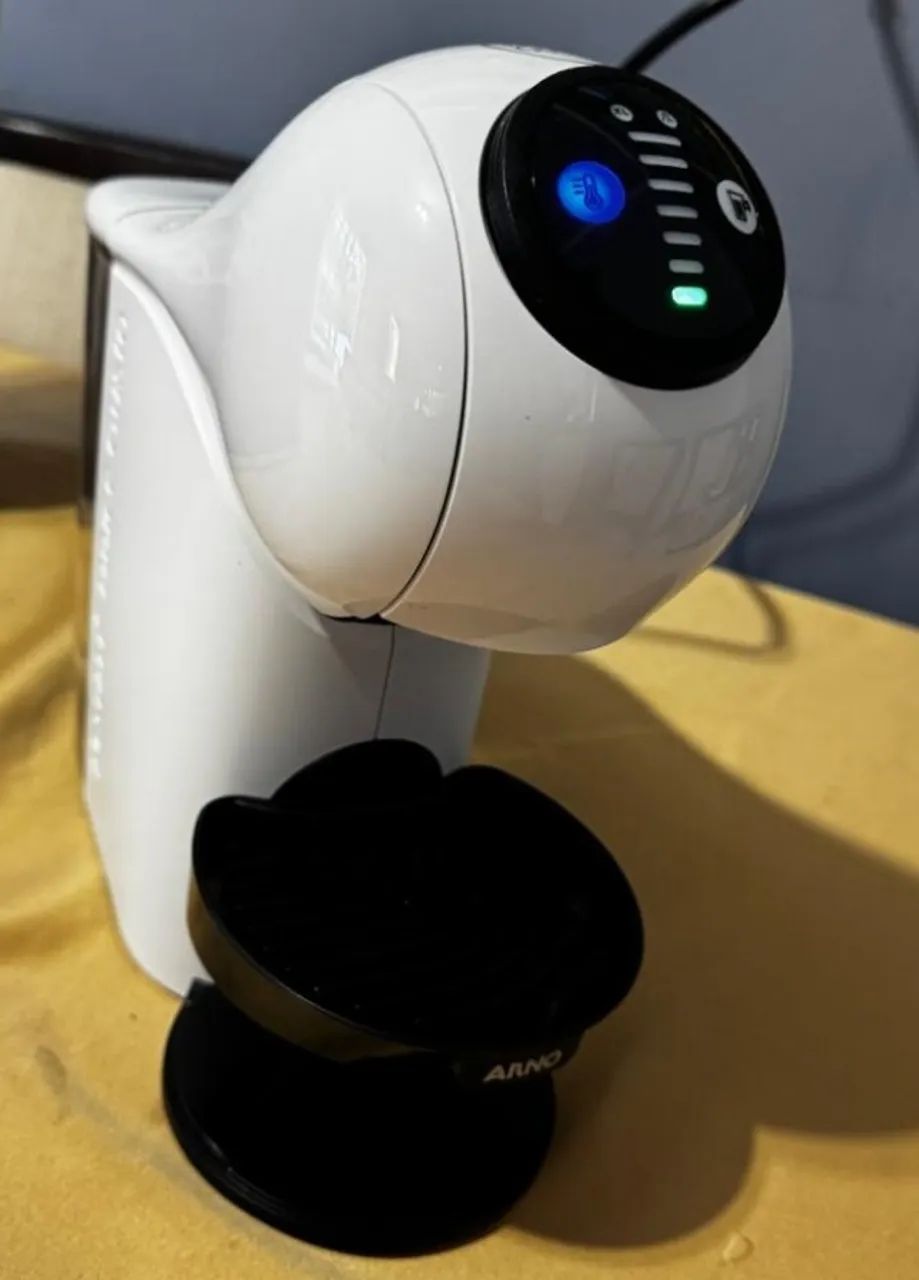 Cafeteira Nestlé Dolce Gusto Arno Genio S Basic Branca Dgs1 110V branco - Foto 4