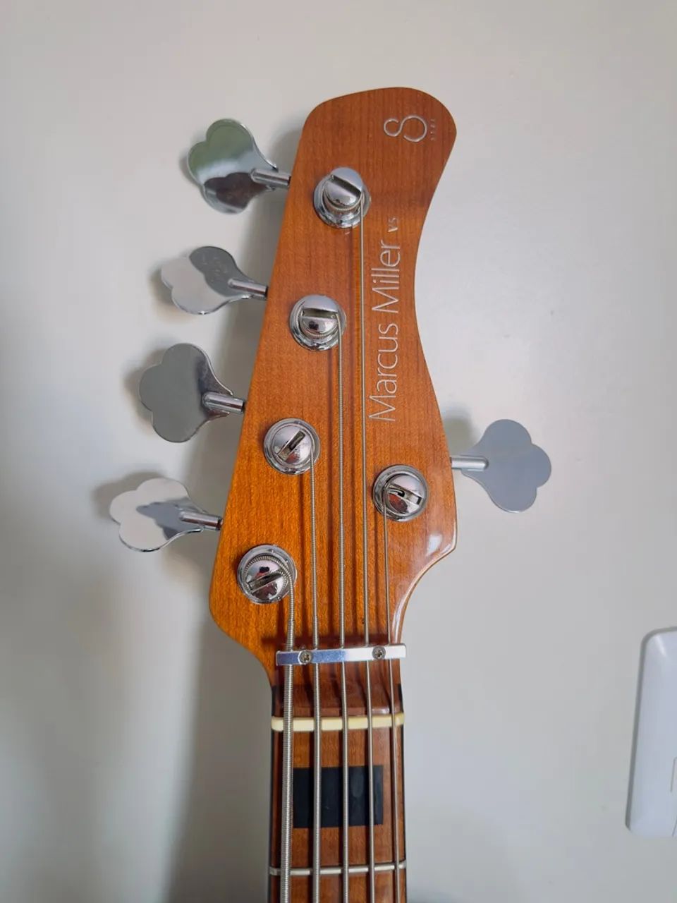 Baixo Sire V5