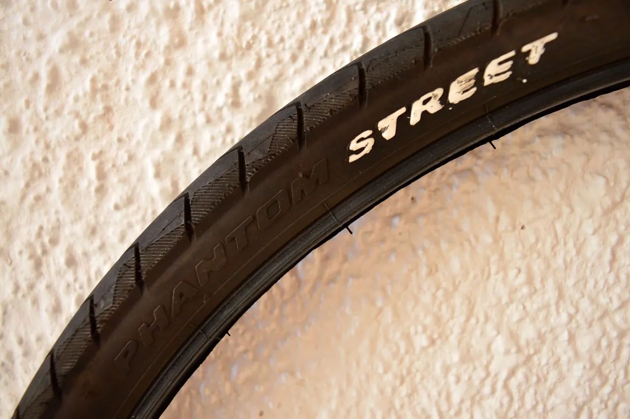 Pneu Pirelli aro26 - Foto 2