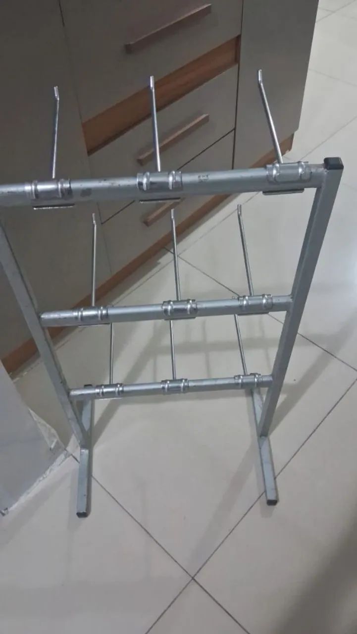 EXPOSITOR COM 9 GANCHOS - Foto 3