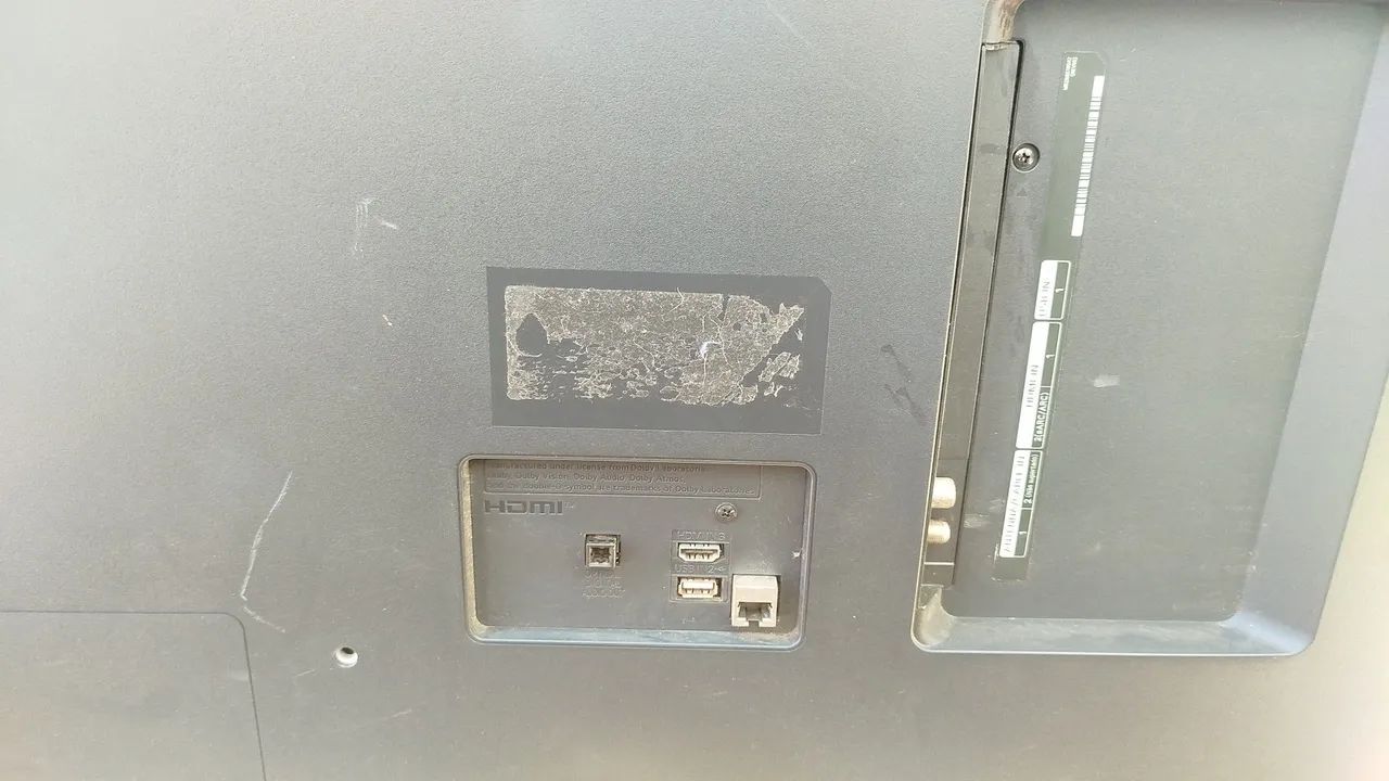 Tv 65 polegadas LG 4k para retirada de peças tela trincada e quebrada cem base peças orige - Foto 2