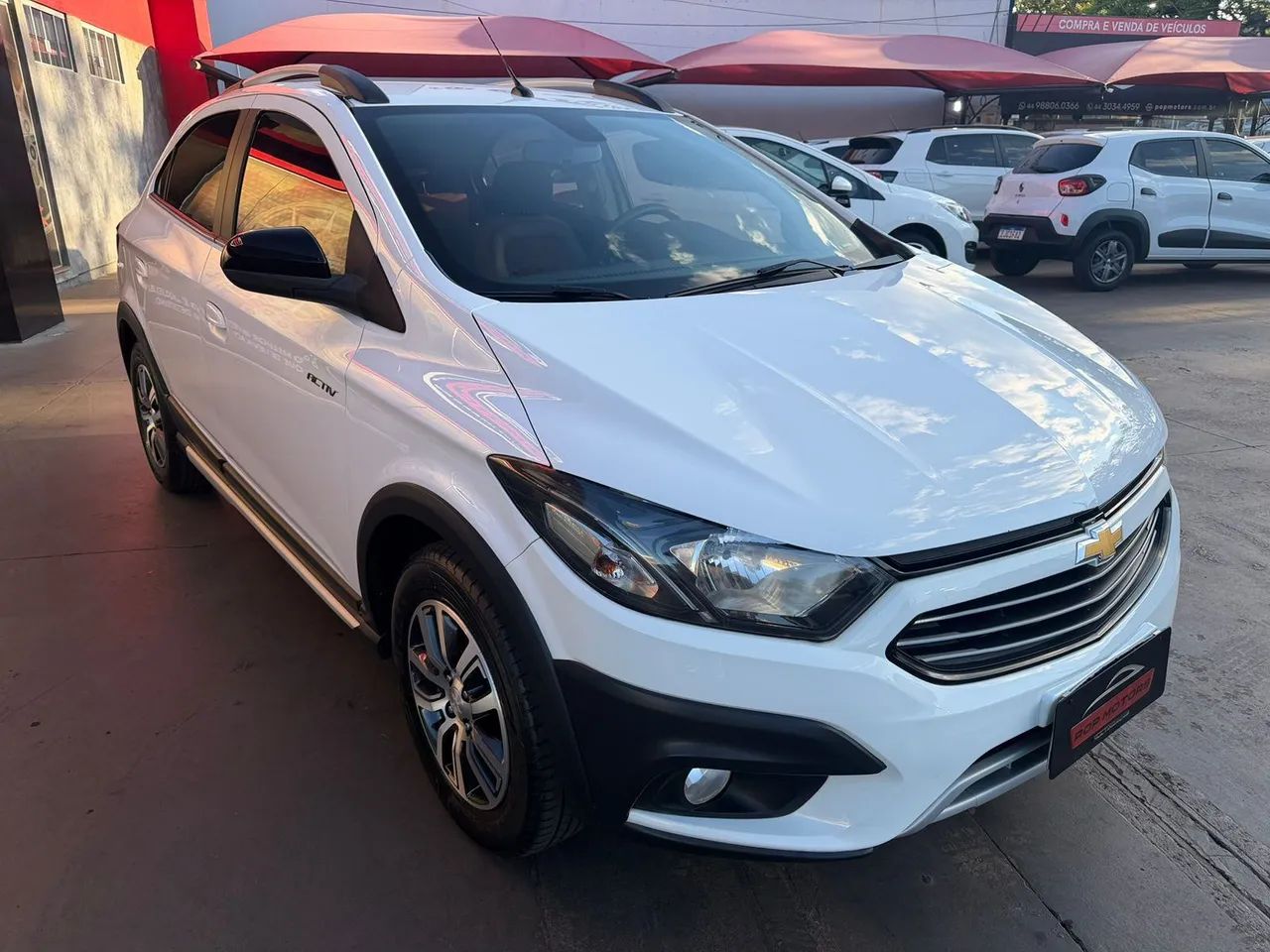 Chevrolet Onix Activ 1.4 8V Flex Mec. 4P 2017 - Foto 2